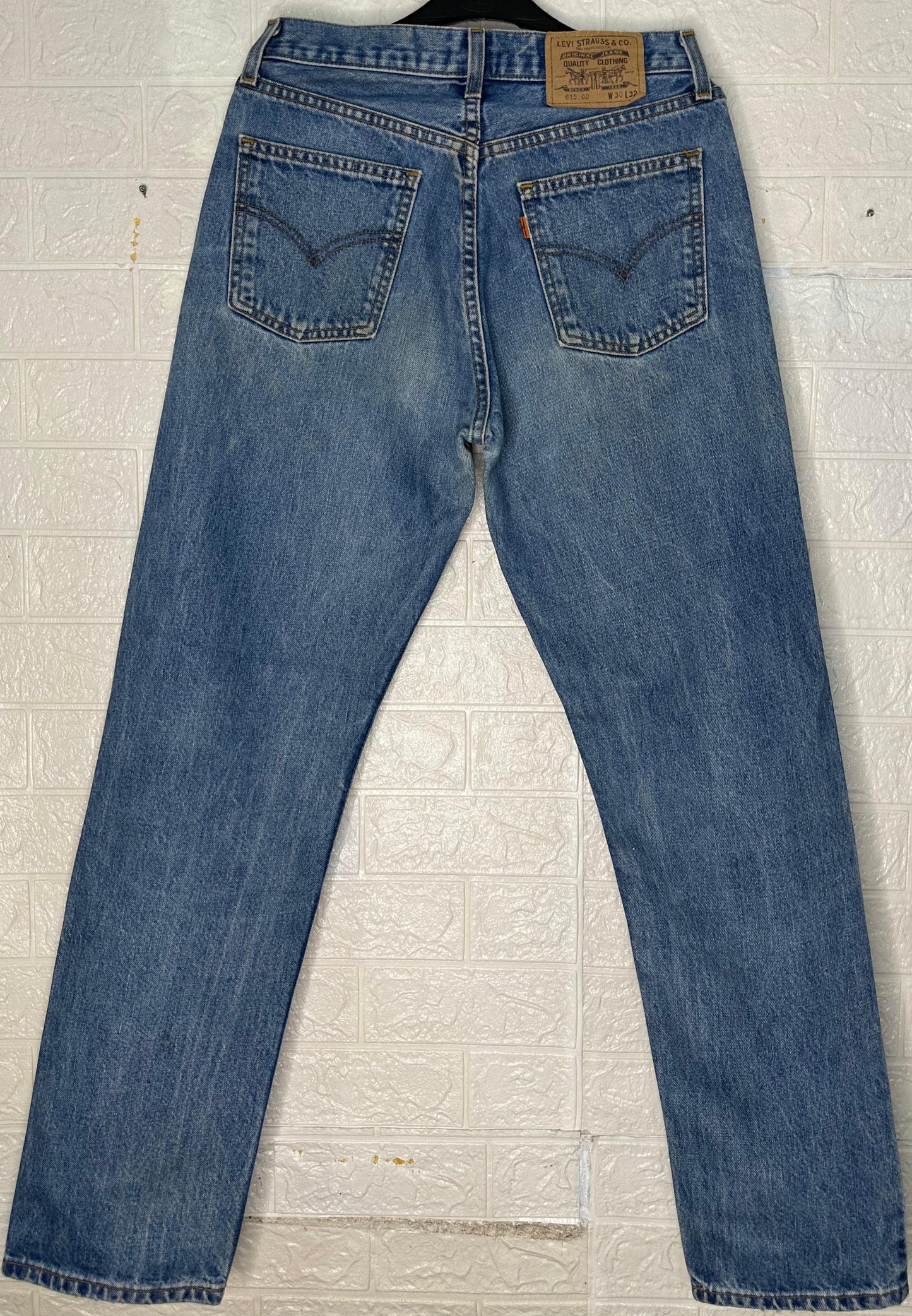 Vintage Levi’s 615-02 Straight Fit Jeans | W30 L32 Men’s Denim | Light Blue Wash | Authentic Levi Strauss