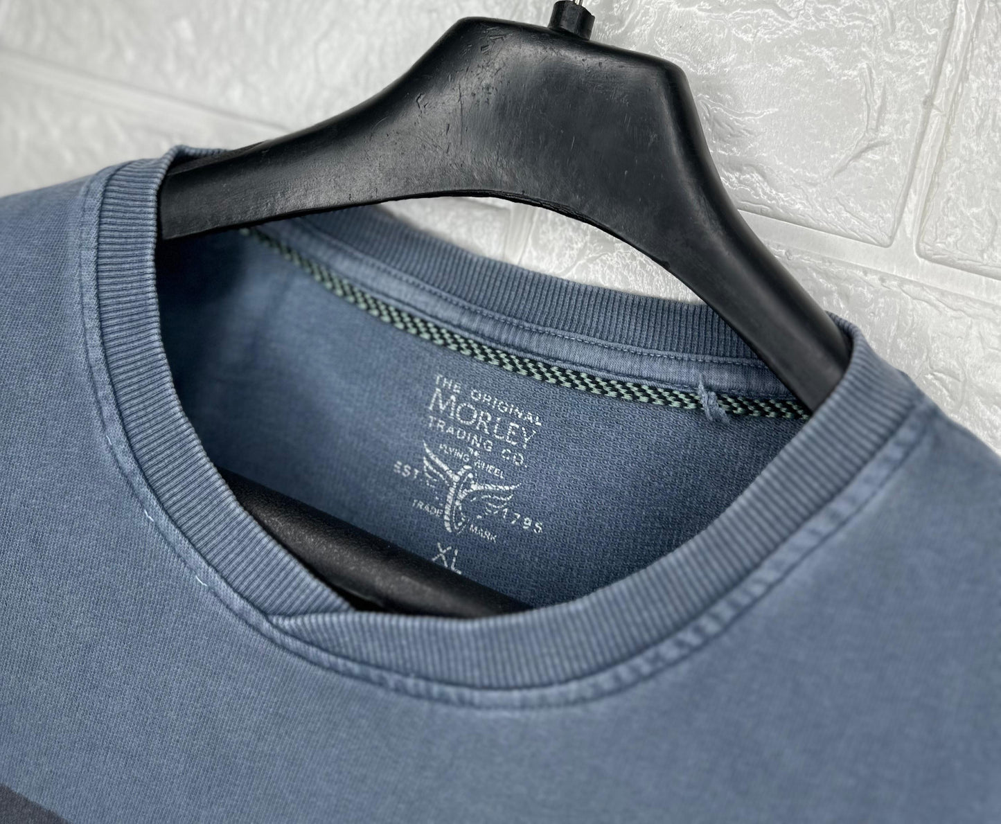 The Original Morley Trading Co. "Wight Coast" Sweatshirt XL - Blue Graphic Pullover
