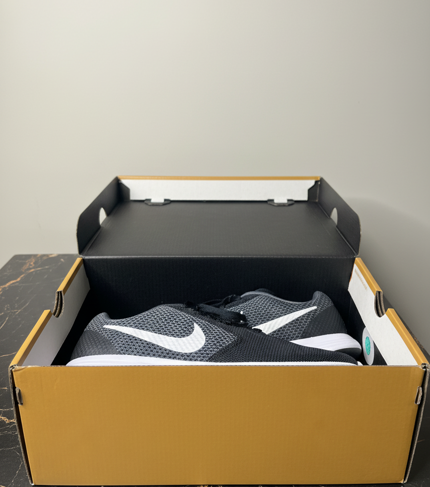 Nike Running Shoes Black/White – Lightweight Breathable Trainers (US 7.5 / UK 6.5 / EU 40.5)