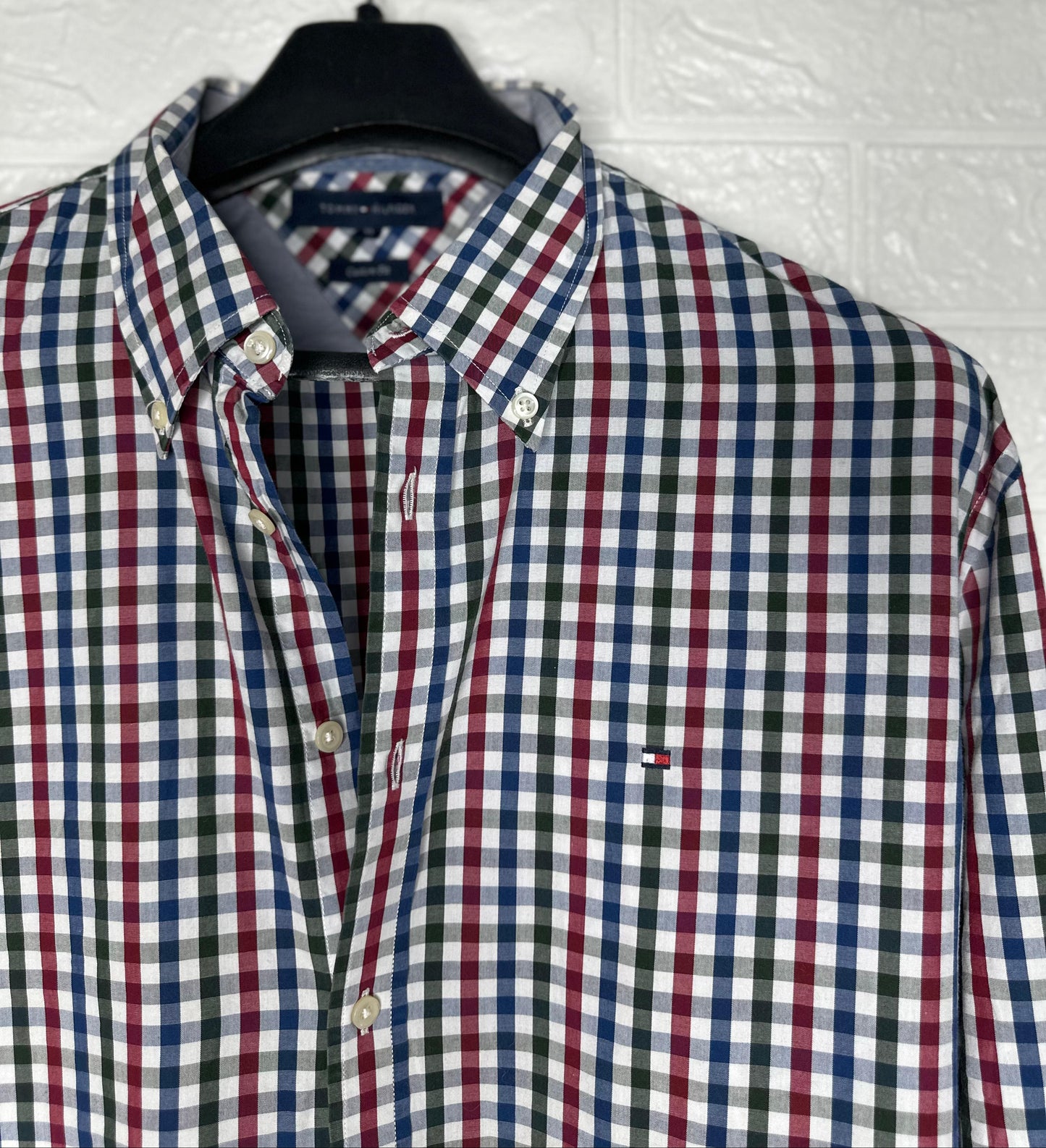 Preloved Tommy Hilfiger Men’s Checkered Shirt – Custom Fit, Size XL