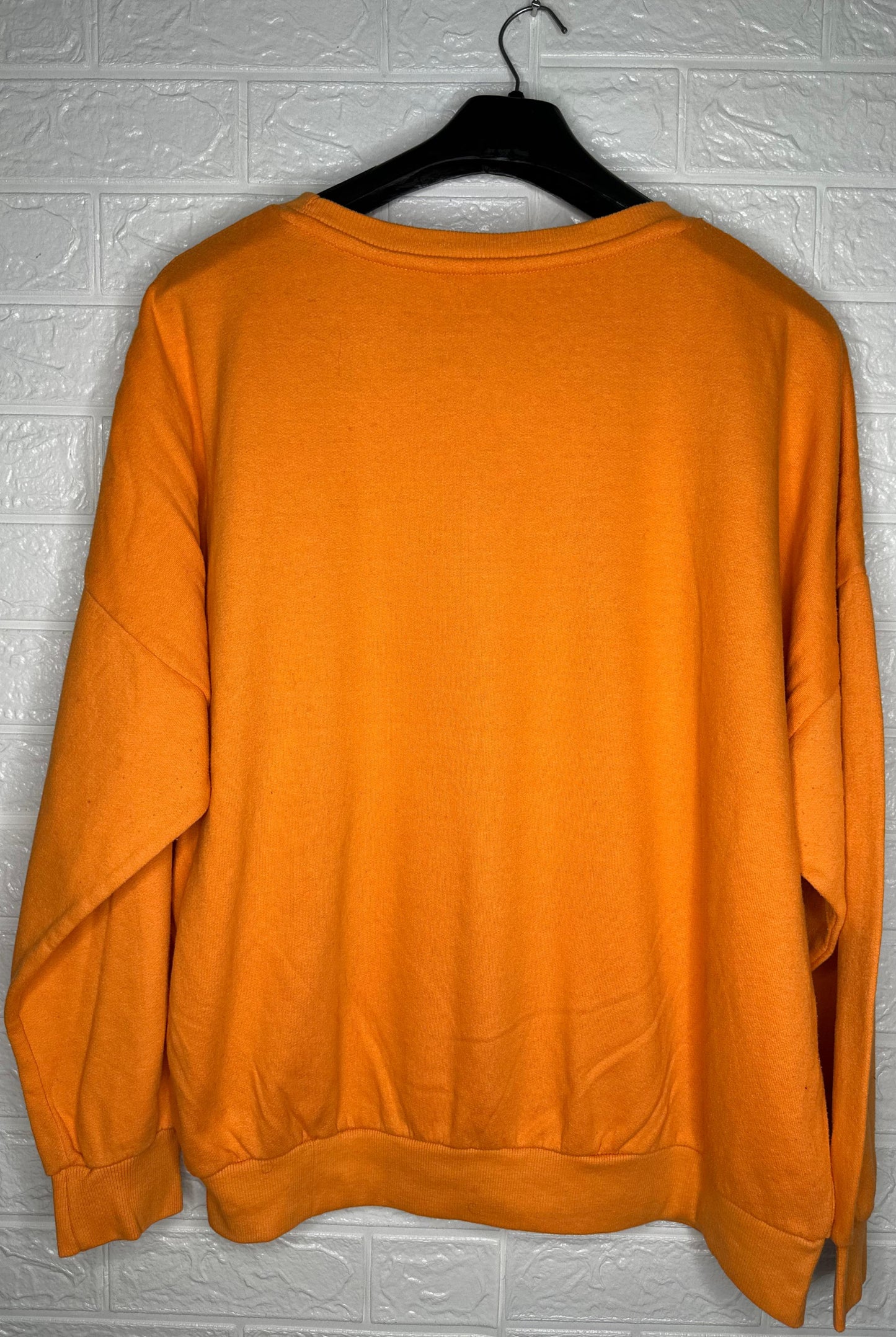 Halloween Pumpkin Face Sweatshirt (XL) - Spooky & Cozy🎃