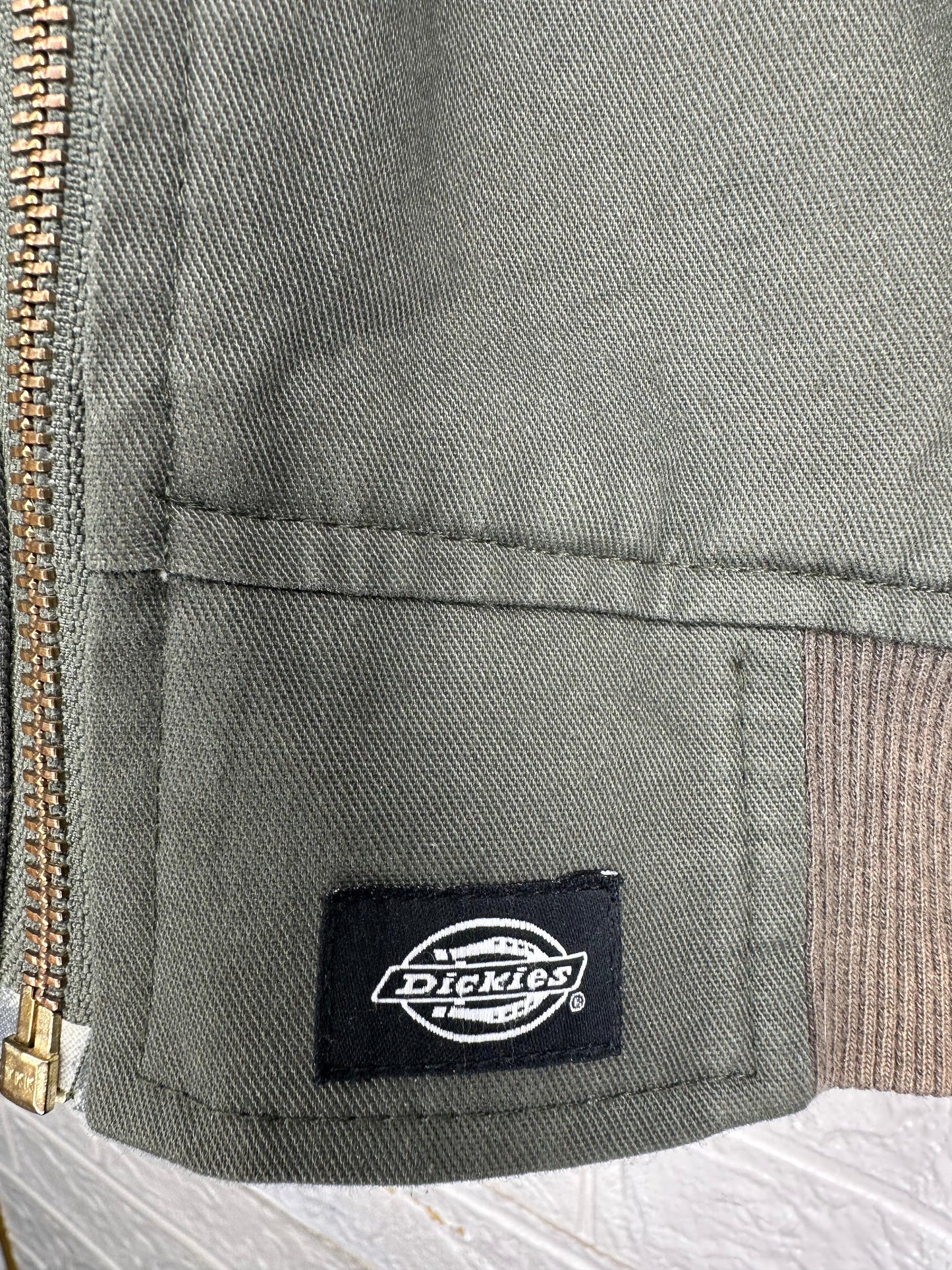 Preloved Dickies Men’s Bomber Jacket – Olive Green Workwear Style, Size X-Large
