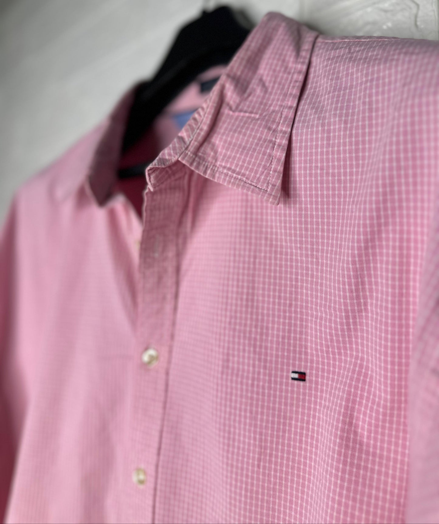 Preloved Tommy Hilfiger Men’s Pink Checked Shirt – Custom Fit, Size XXL