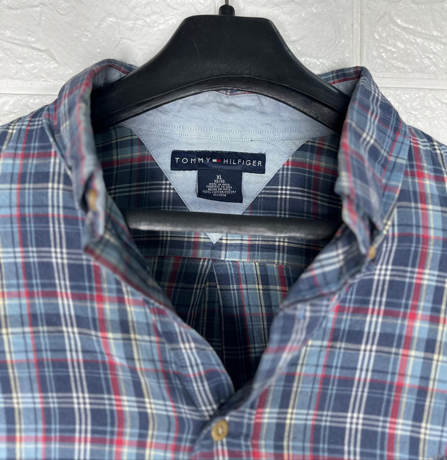Preloved Tommy Hilfiger Men’s Checkered Shirt – Custom Fit, Size Extra Large