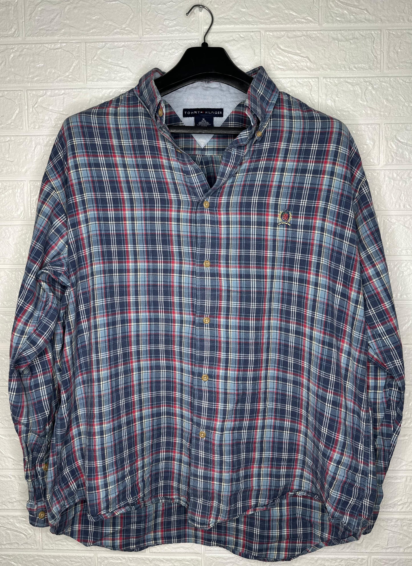Preloved Tommy Hilfiger Men’s Checkered Shirt – Custom Fit, Size Extra Large