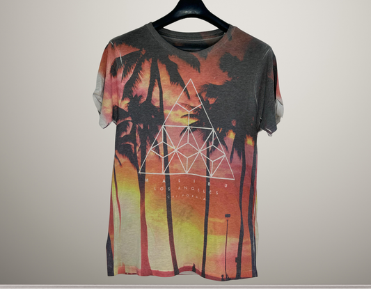 Malibu Sunset Graphic T-Shirt | Los Angeles California Tee | Tropical Beach Vibes | Medium Size