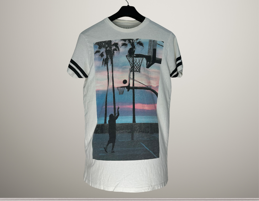 Sunset Basketball Court Graphic T-Shirt | Size Large | Palm Trees & Hoop Print | Streetwear Style