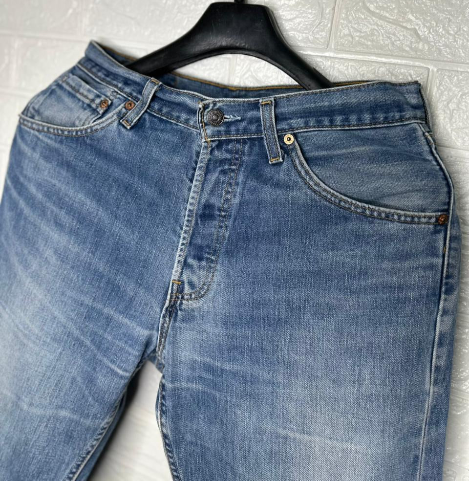 Levi's 590 Men's  Denim Jeans – Light Blue Wash, W32 L32