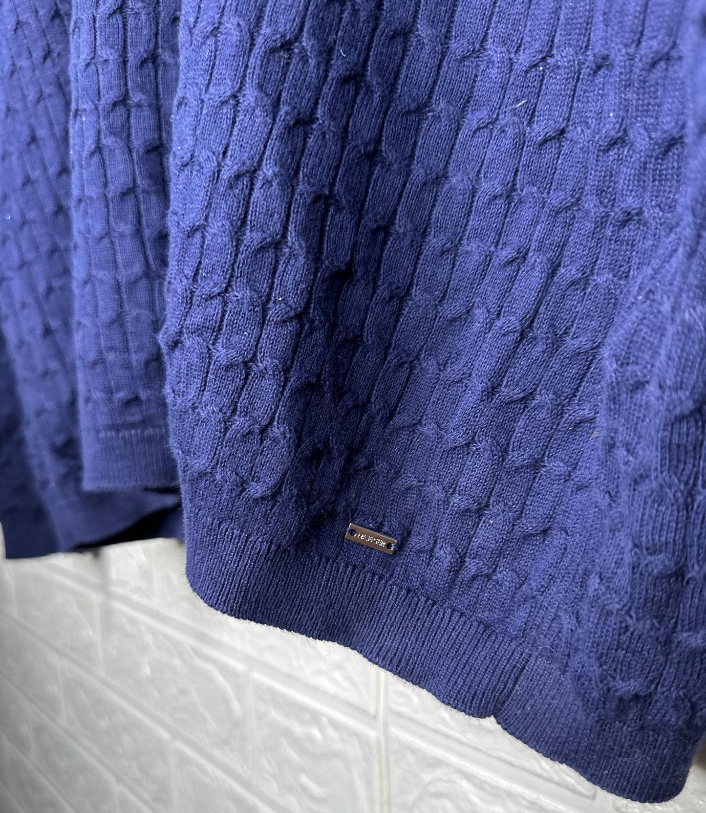 Tommy Hilfiger Blue Cable Knit V-Neck Sweater Large- Classic & Slim Fit Pullover
