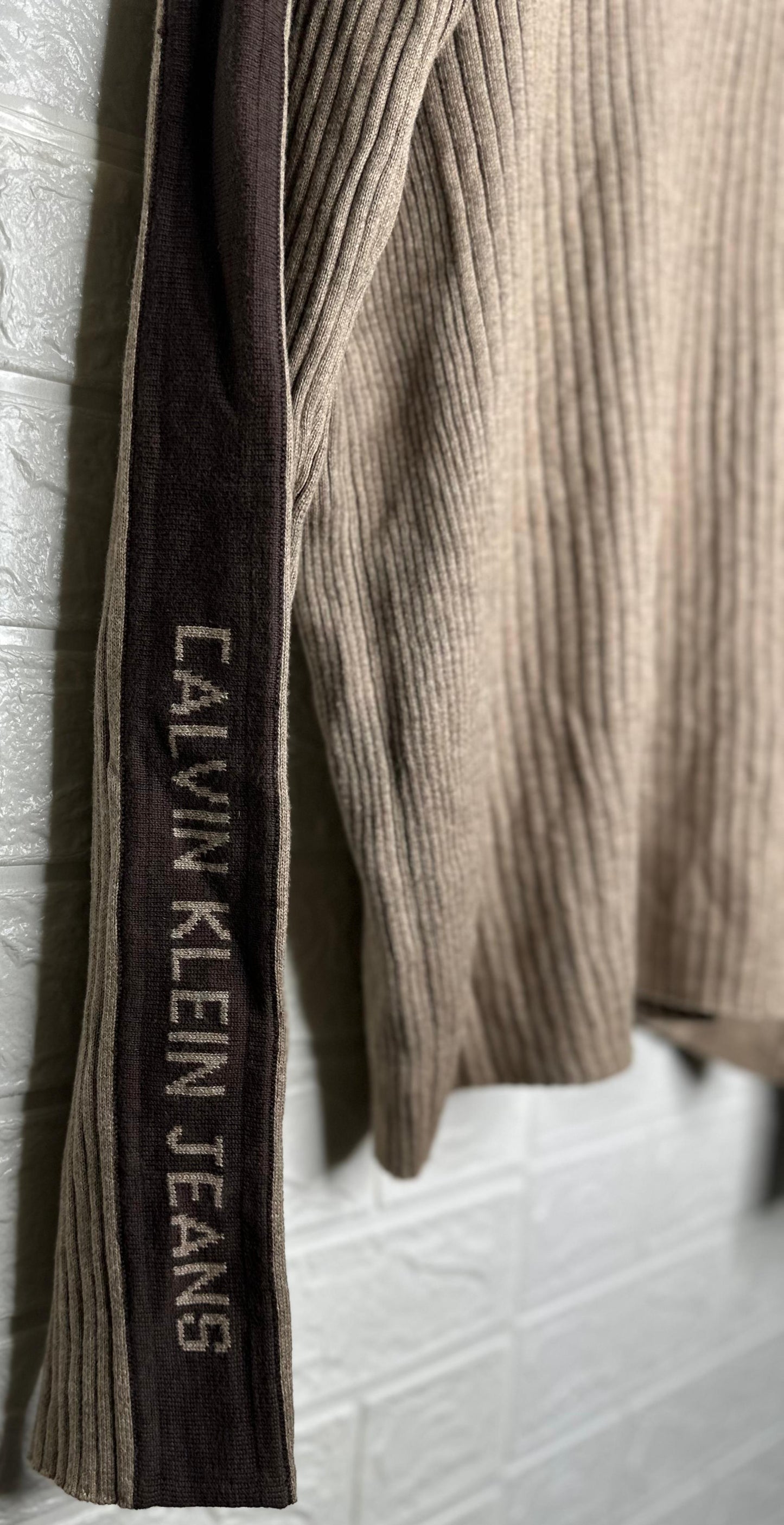 Calvin Klein Jeans Ribbed Sweater XL - Tan & Brown Crewneck Pullover