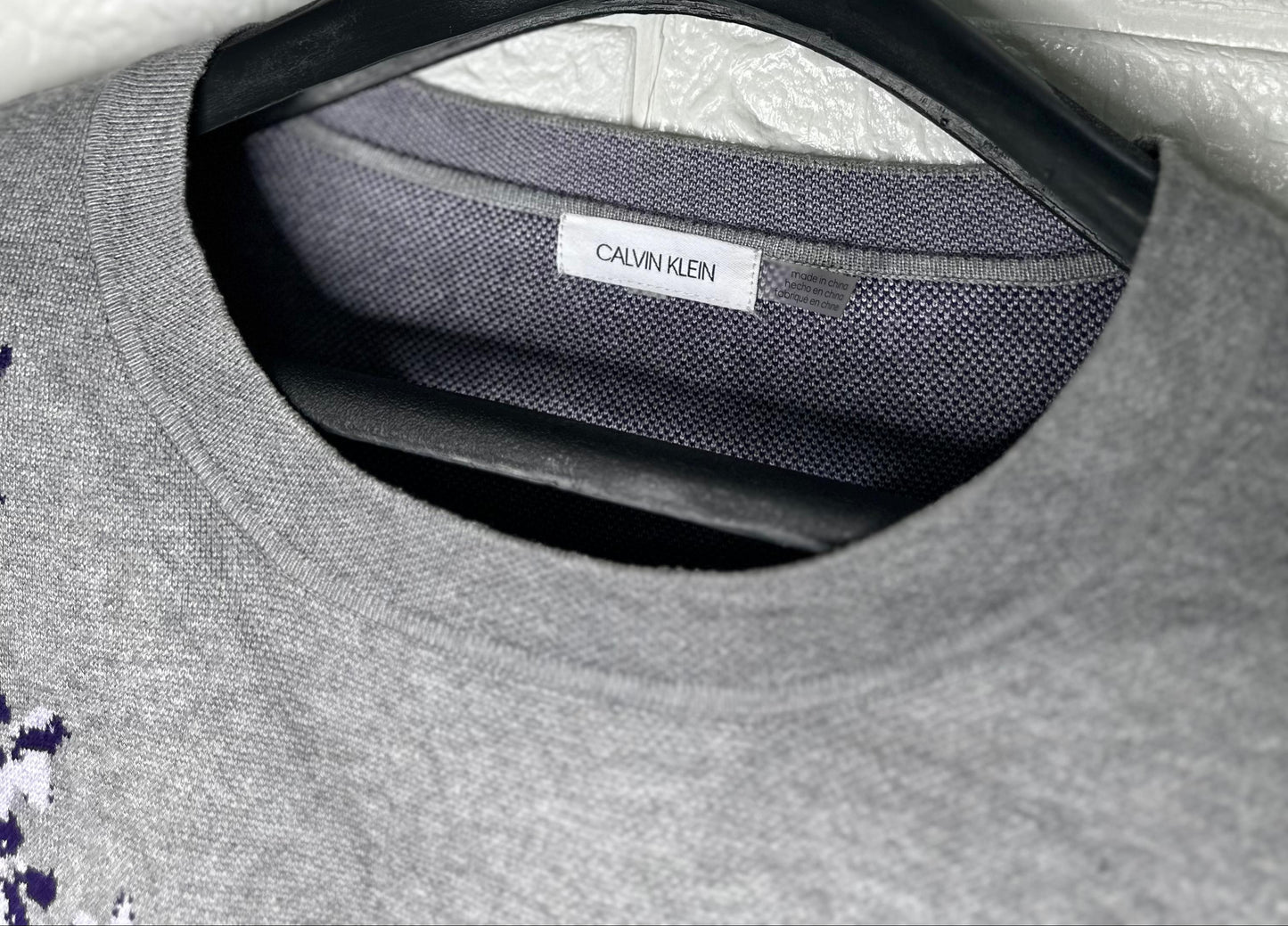 Calvin Klein Floral Embroidered Sweatshirt Medium - Grey Graphic Pullover for Women