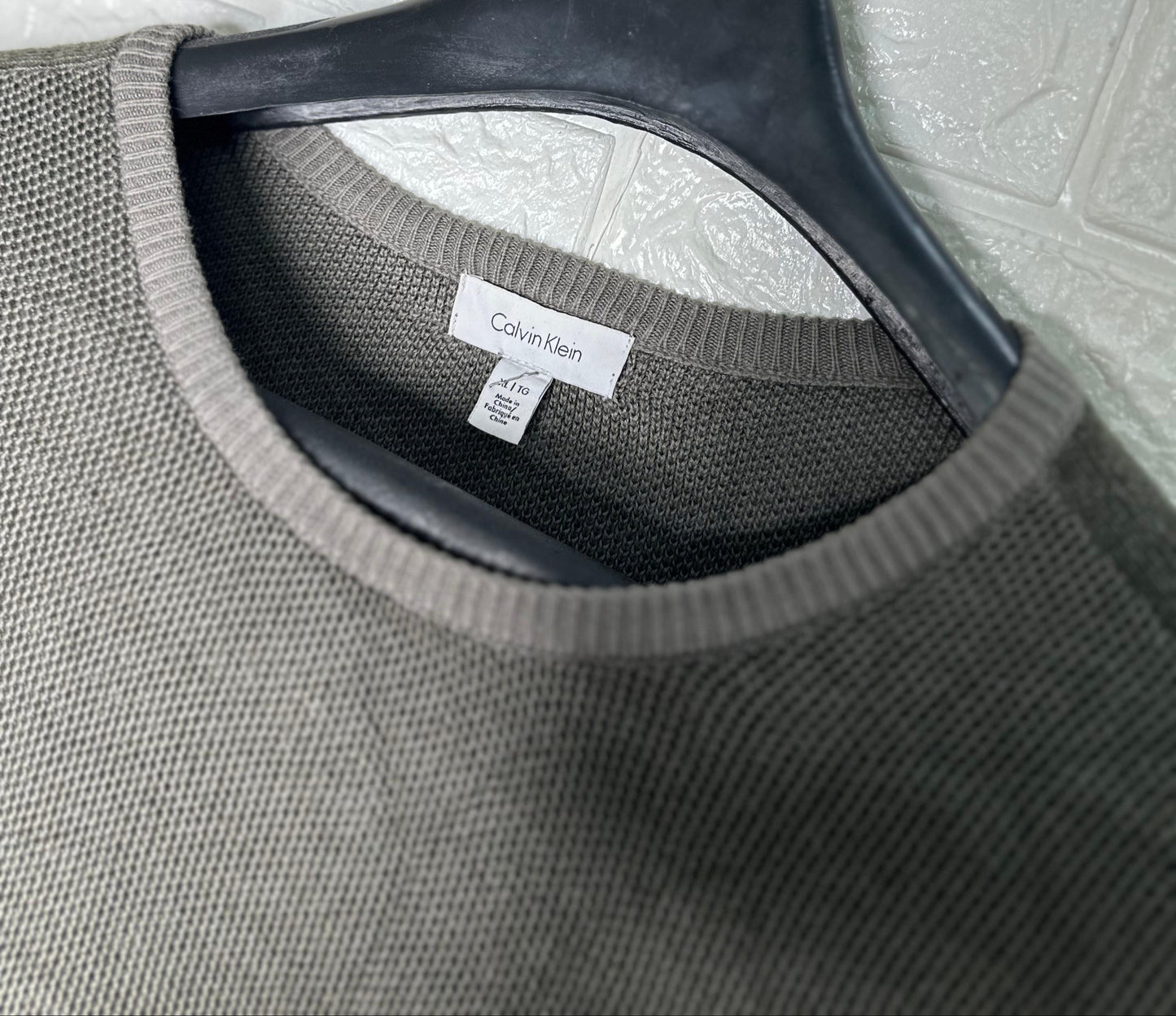 Calvin Klein Textured Knit Pullover XL - Grey Crewneck Sweater for Men