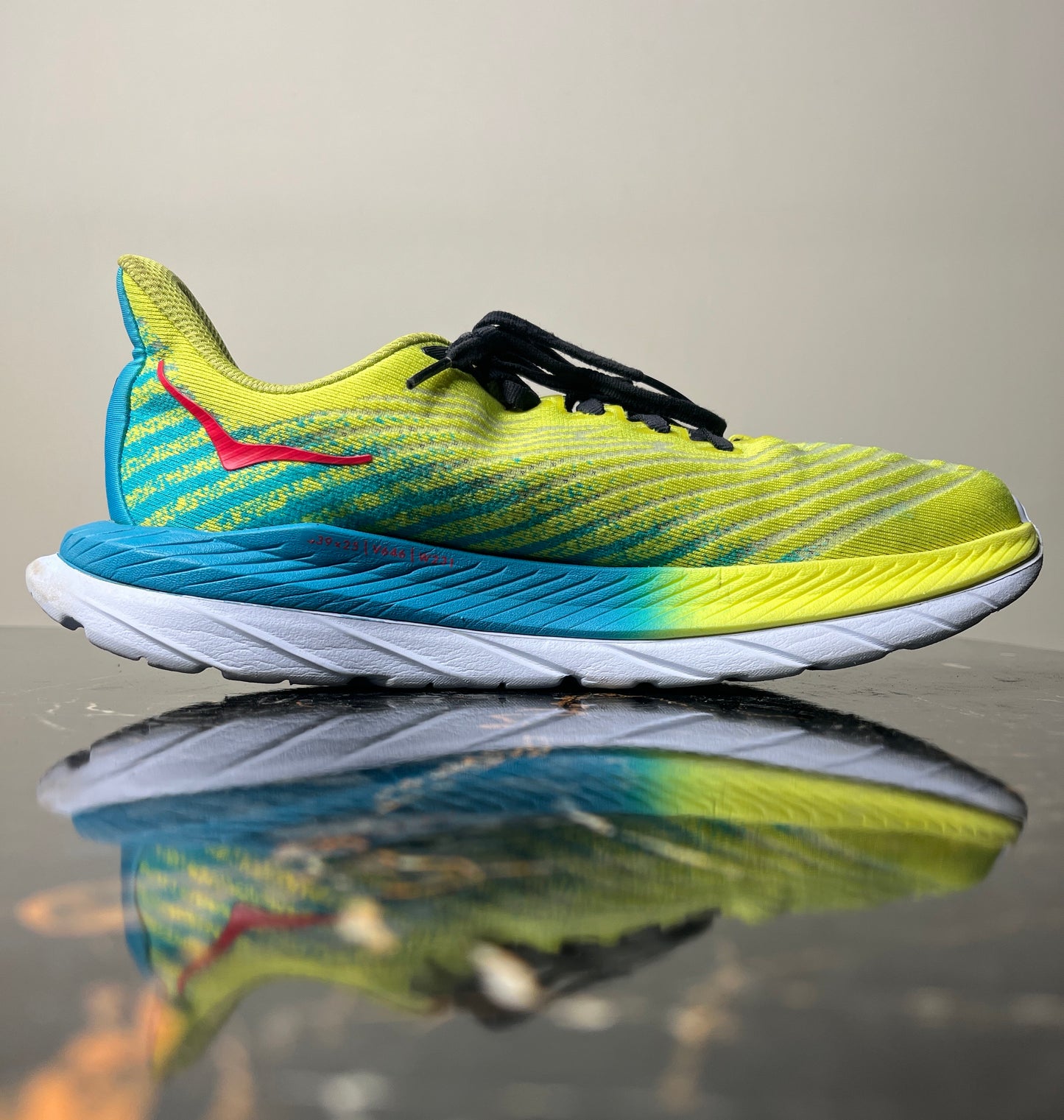 HOKA ONE ONE Running Shoes – Size US 8.5 | EU 42