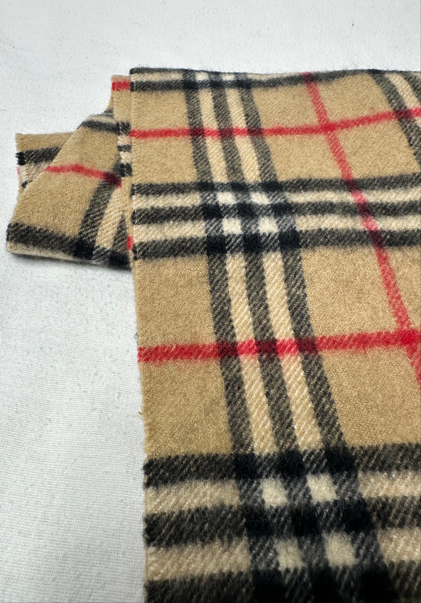 Burberrys Beige Check Scarf
