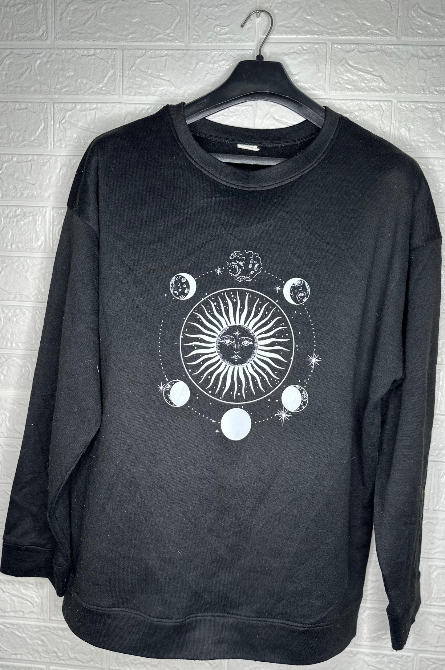 Vintage Black Sun & Moon Sweatshirt Size Large – Celestial Graphic Pullover Unisex