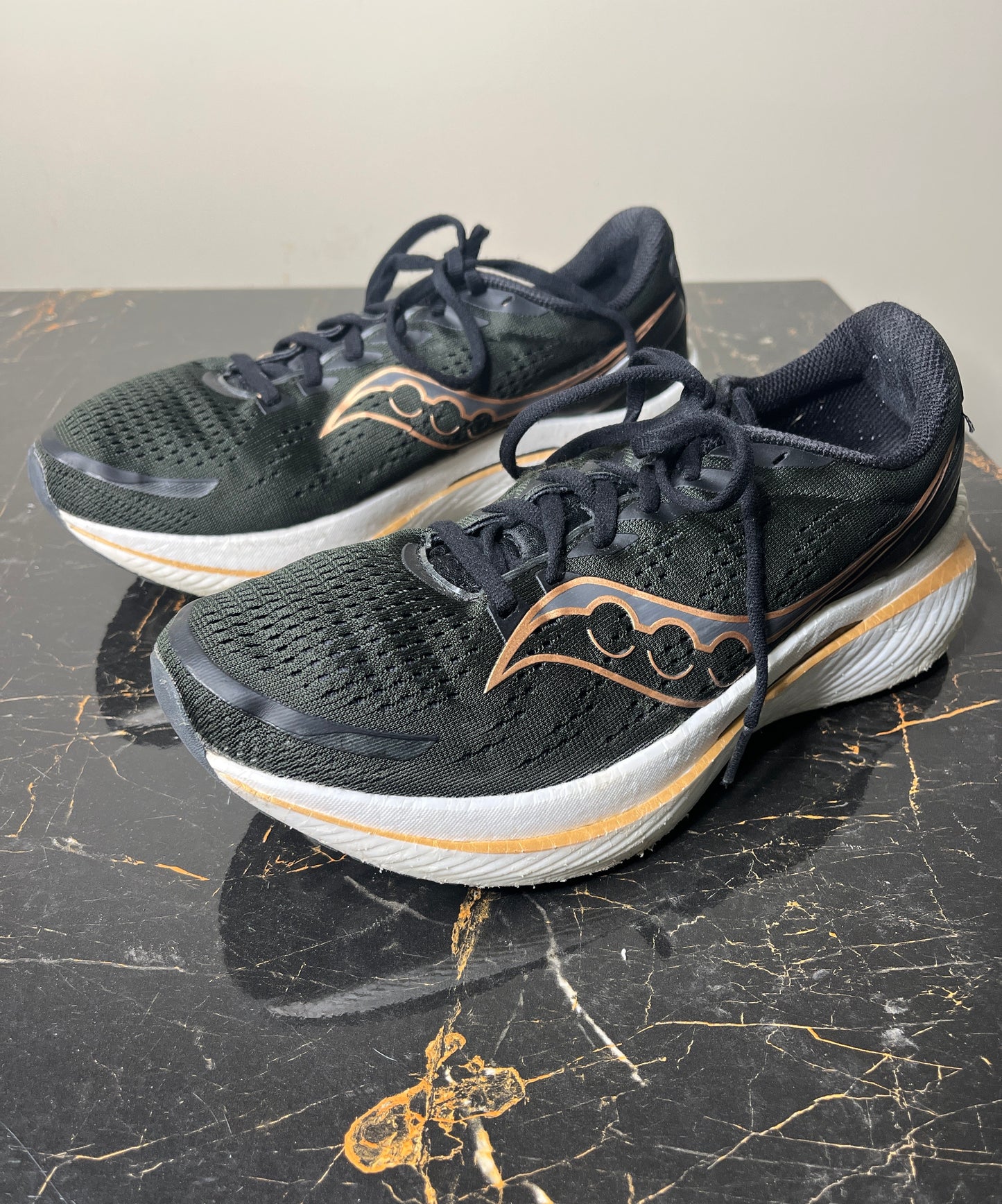 Saucony Endorphin Speed Running Shoes – Black/Gold (Size 9.5 UK / 10.5 US)