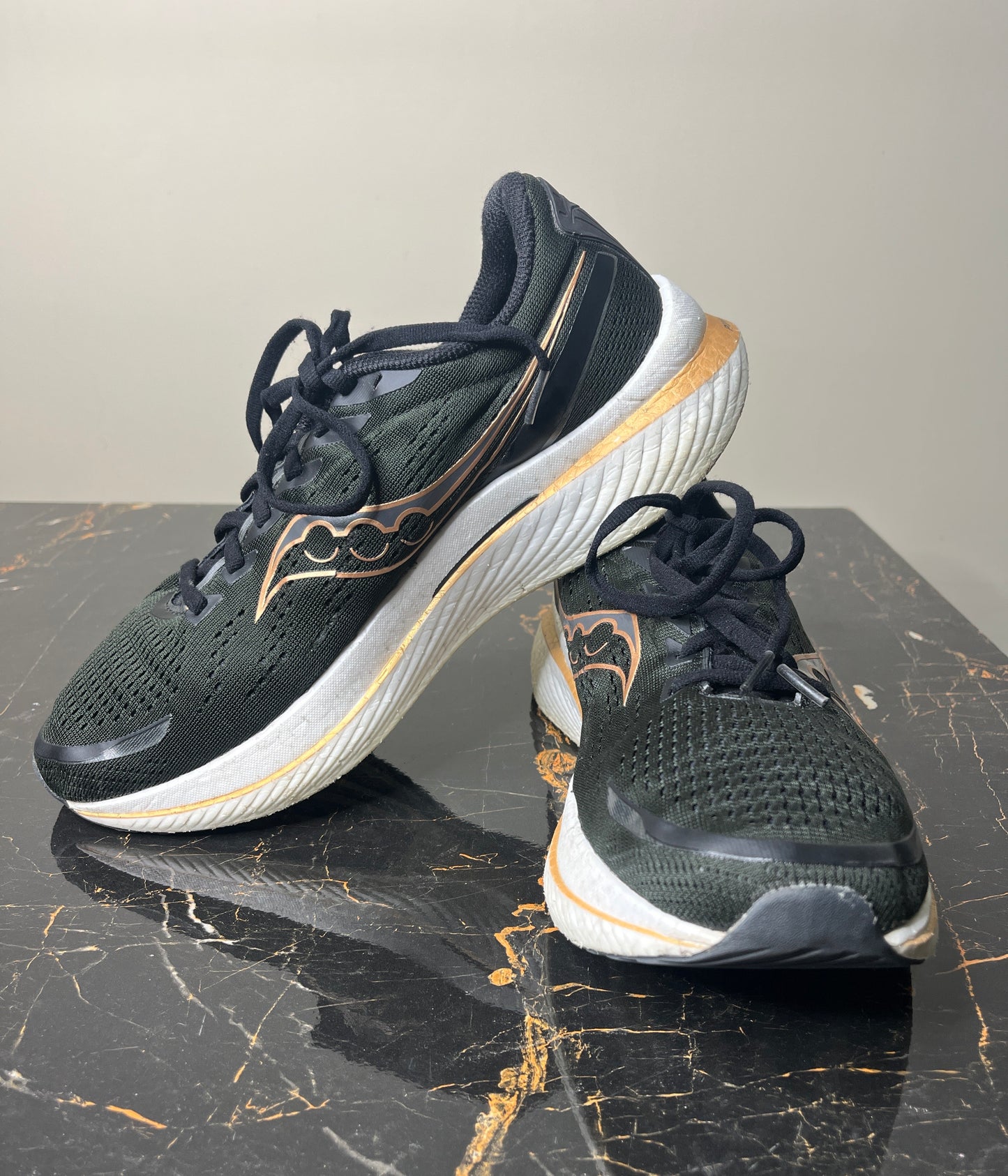 Saucony Endorphin Speed Running Shoes – Black/Gold (Size 9.5 UK / 10.5 US)