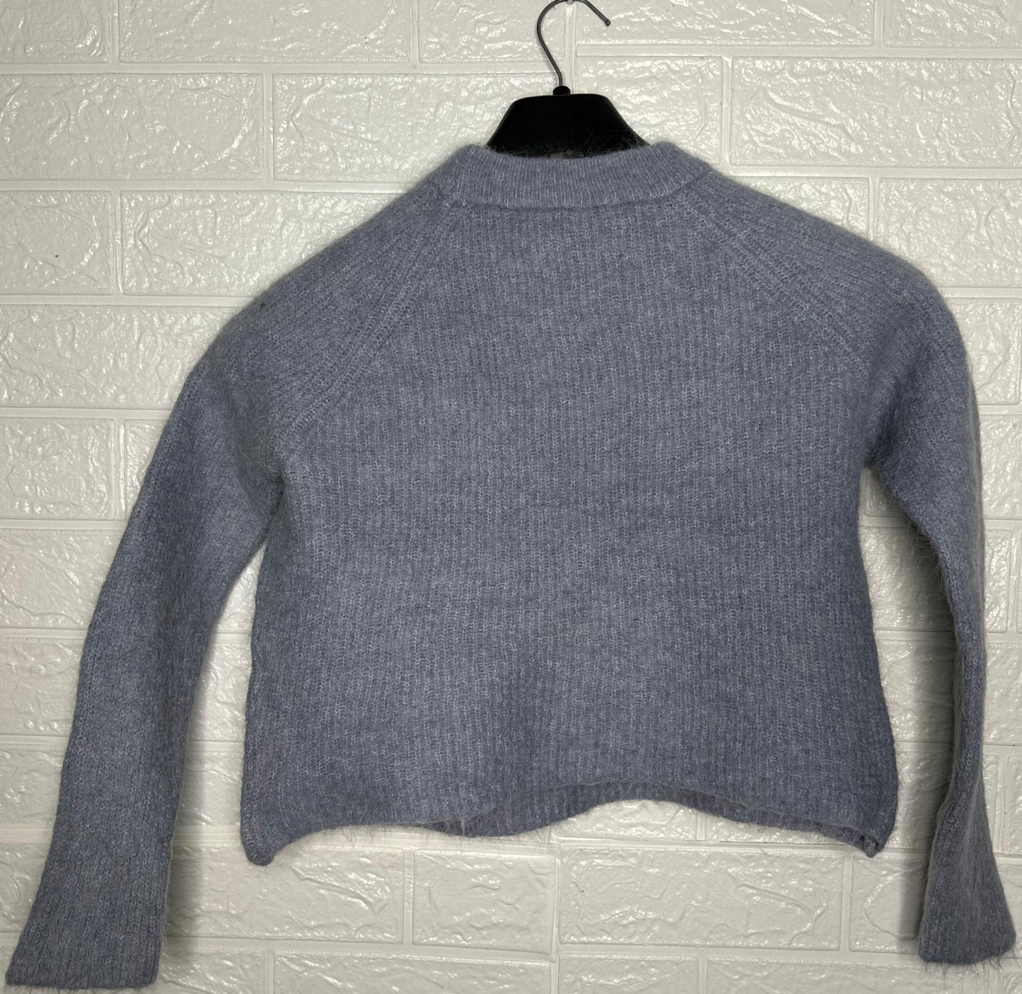 Zara Women's Black Cropped Sweater – Medium