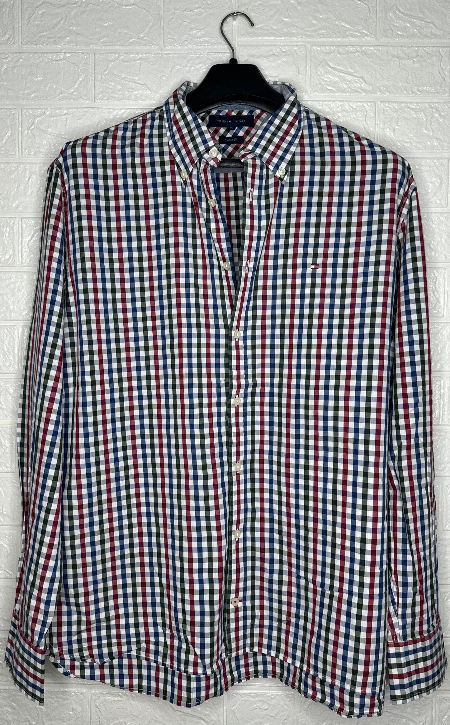 Preloved Tommy Hilfiger Men’s Checkered Shirt – Custom Fit, Size XL