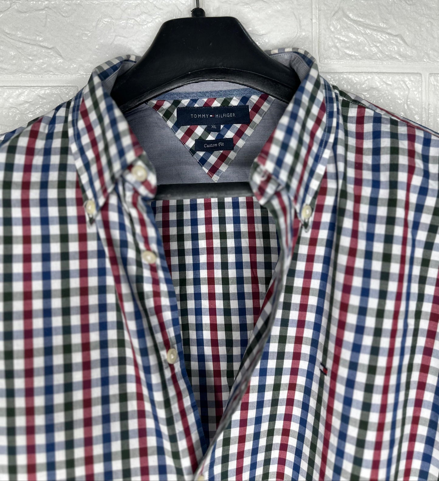 Preloved Tommy Hilfiger Men’s Checkered Shirt – Custom Fit, Size XL