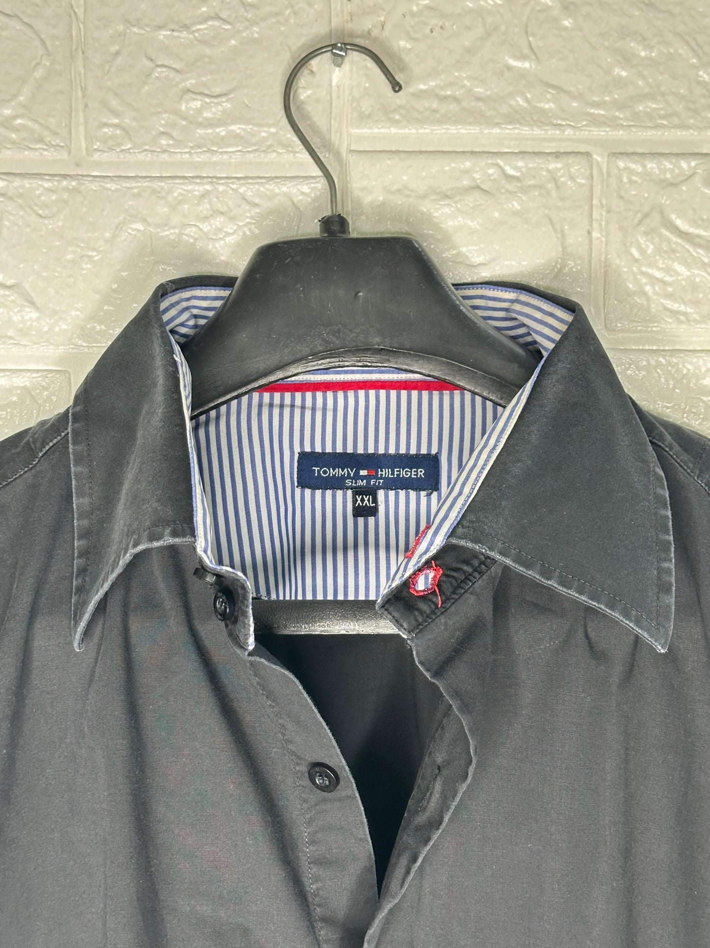 Preloved Tommy Hilfiger Men’s Black Shirt – Custom Fit, Size XXL