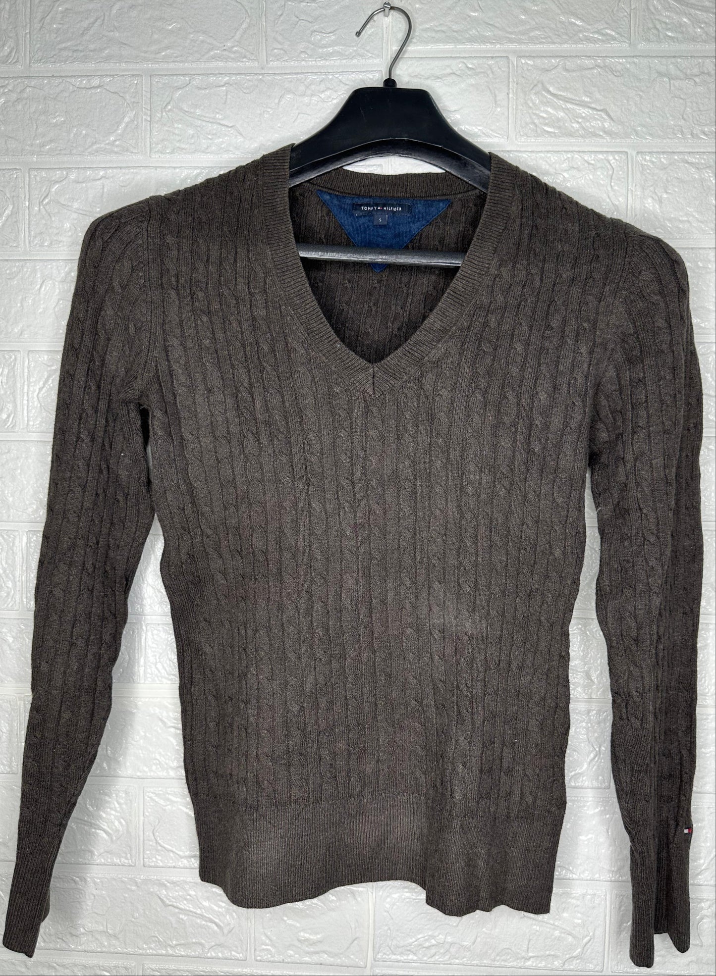 Tommy Hilfiger Brown Cable Knit V-Neck Sweater S - Classic & Slim Fit Pullover