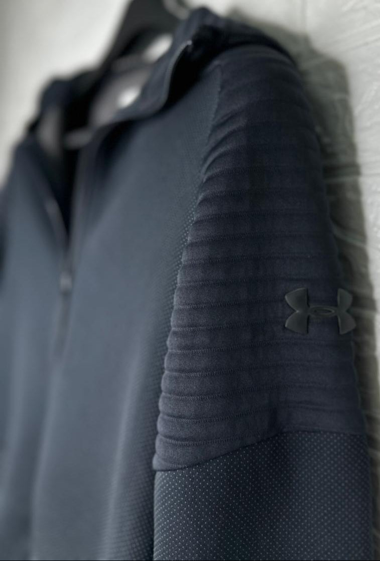 Under Armour Black Full-Zip Hoodie S/M - Textured Sportswear Jacket