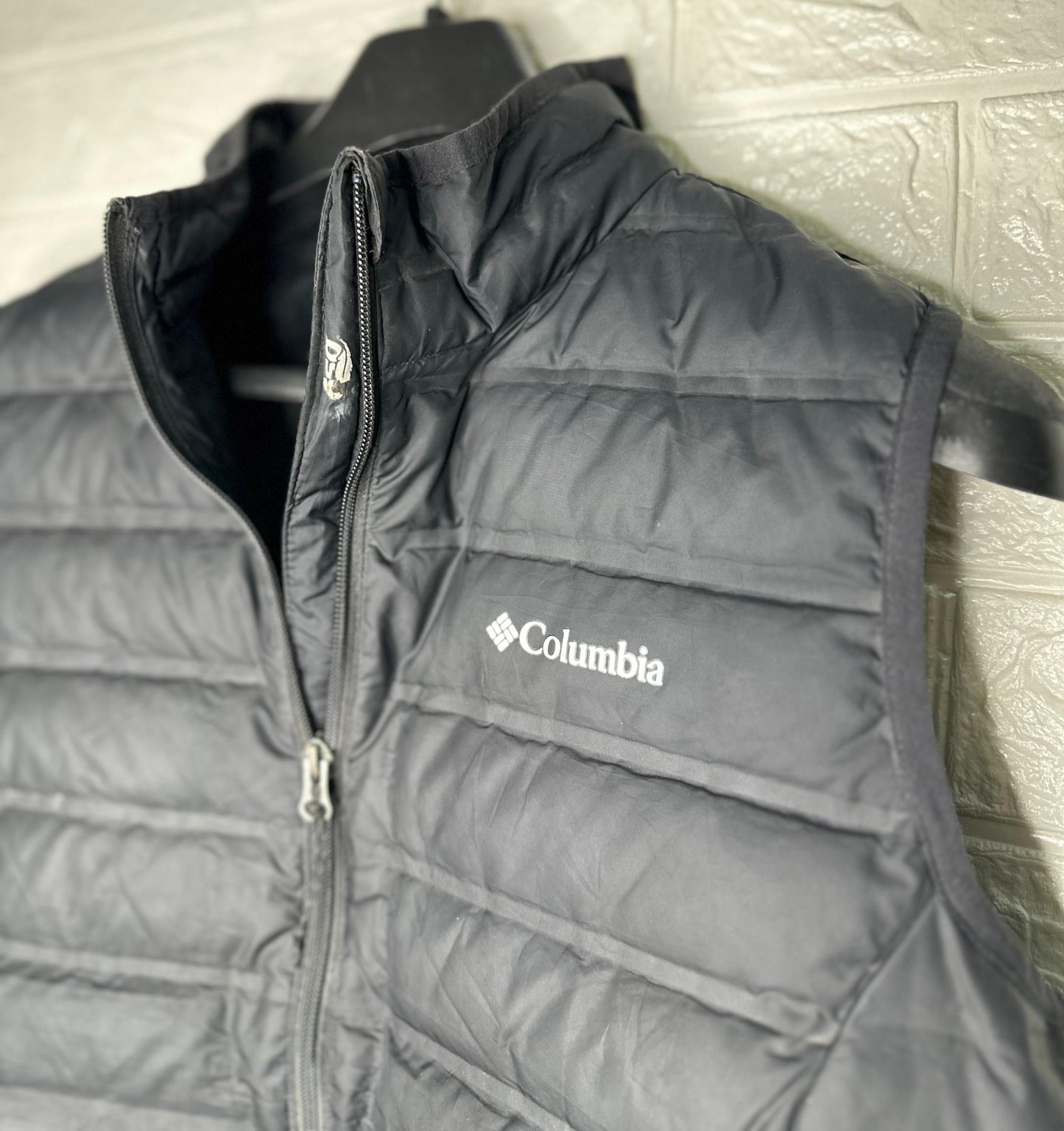 Columbia Black Puffer Vest Men’s Size Large – Lightweight Quilted Insulated Outdoor Zip Up
